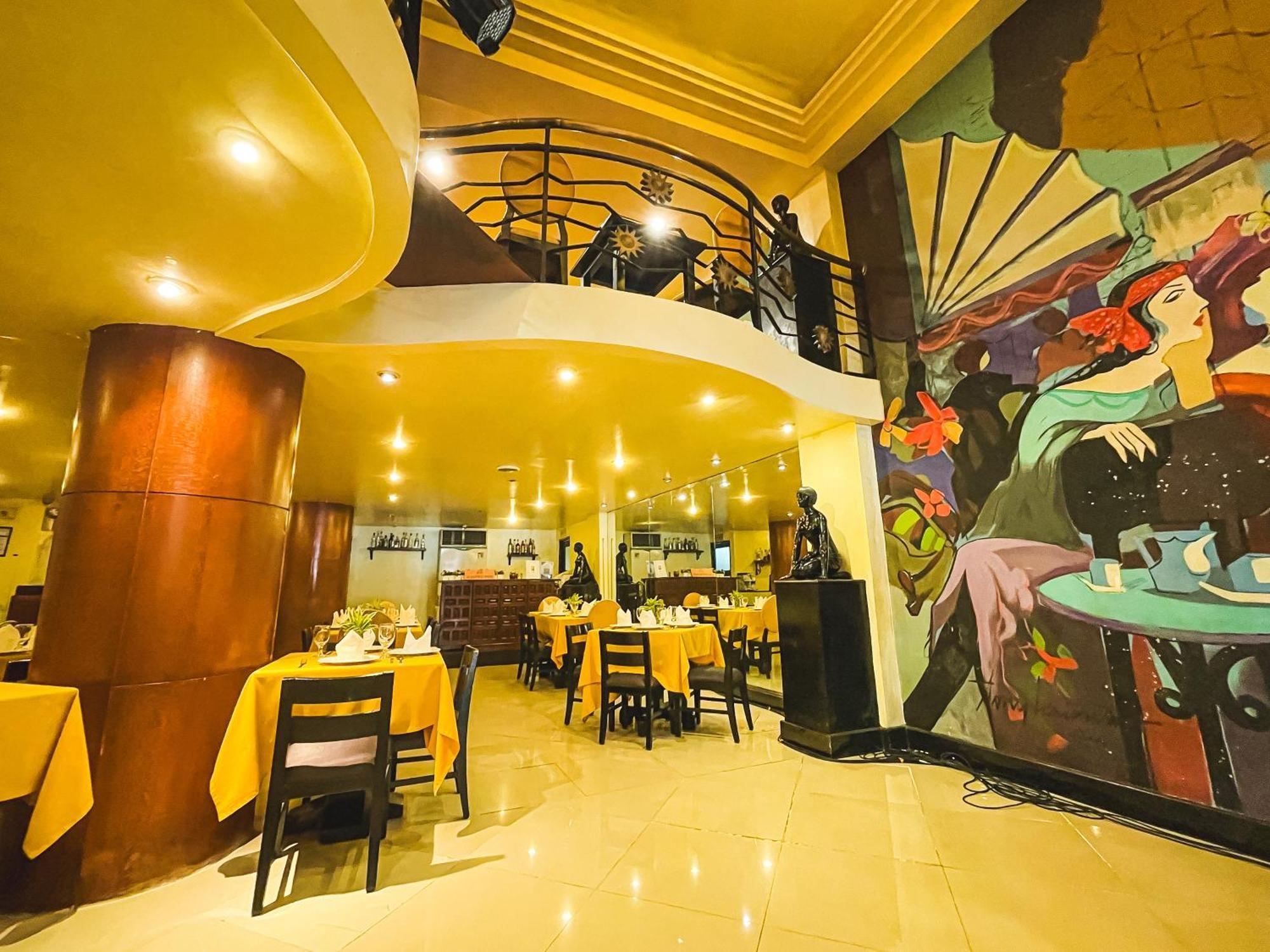 Miramar Hotel Manila Exterior photo
